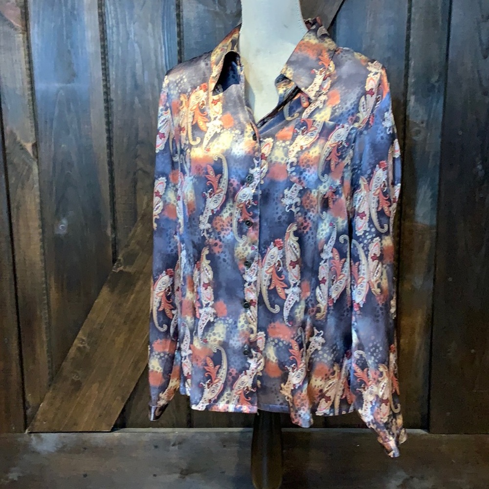 Spanner shiny fun patterned button down top